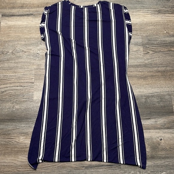 Love, fire Women’s Navy Blue and White Striped High Low Top, size small - Picture 9 of 9